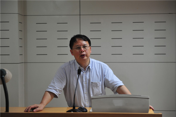 湘雅医院吴安华教授于我院作《抗菌药物临床应用策略》讲座