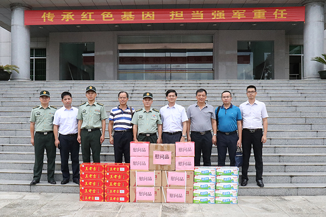 我校赴凭祥慰问共建部队官兵