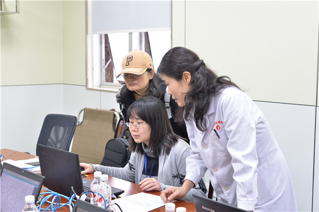 南宁市社保局到我院进行年终检查