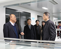 加拿大物理学院曹放博士莅临我院指导交流