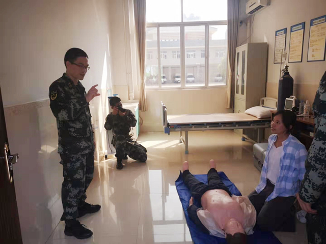 我院赴广西武警支队开展急救知识培训