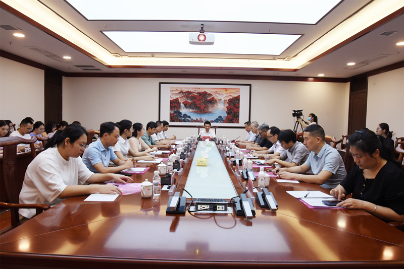第三届八桂庞氏毒病学术流派学术研讨会暨2021年国家级中医药继续教育项目“八桂庞氏毒论毒病理论与特色解毒技法应用培训班”顺利在我院举办