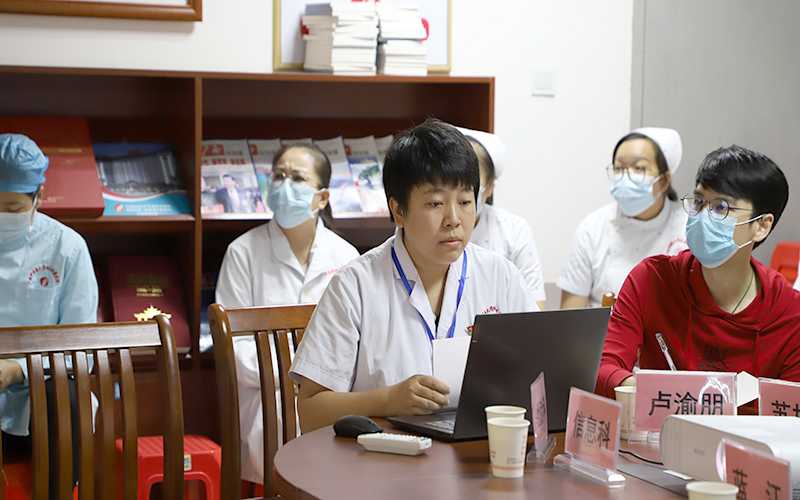 院区副院长、健康管理中心主任赵醒艳进行汇报-1.jpg