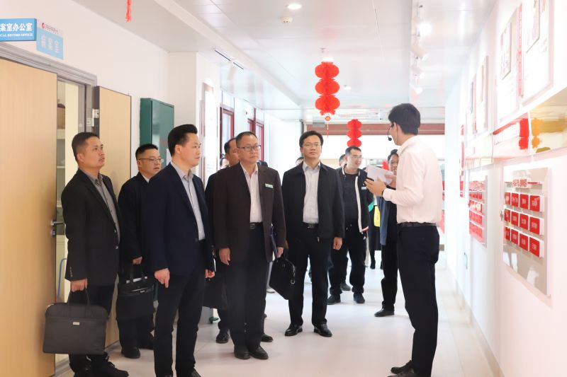 扶绥县委书记黄建辉率队到我院空港院区调研指导工作