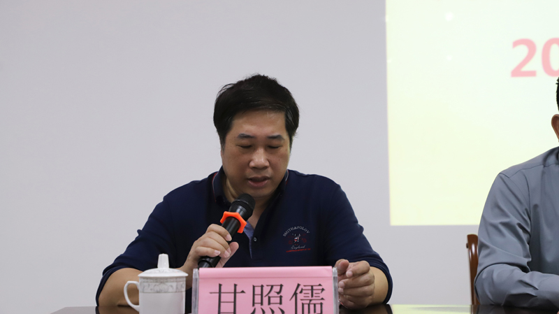 田阳院区党总支书记甘照儒主持会议并讲话.jpg