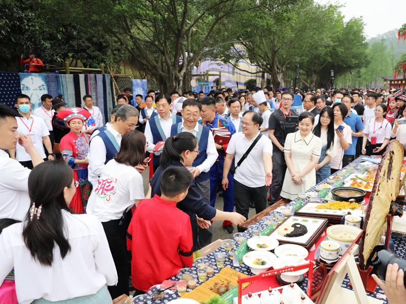 我院积极参加2023年 “壮族三月三·健康春之声”青秀山主会场活动