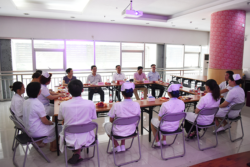 1座谈会现场.jpg