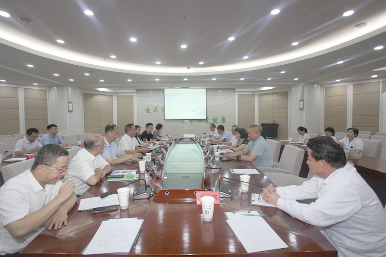 唐友明院长率队前往新疆当地医院参观交流