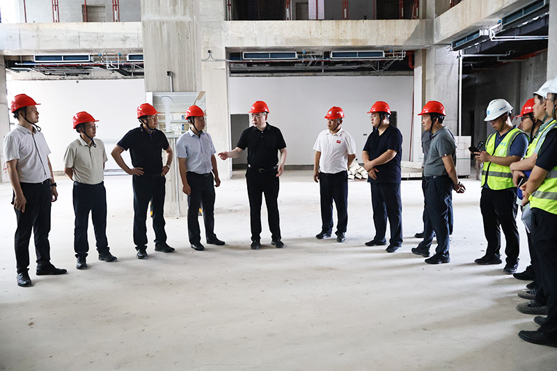 院领导带队到凤岭南医院建设项目工地督导建设进度
